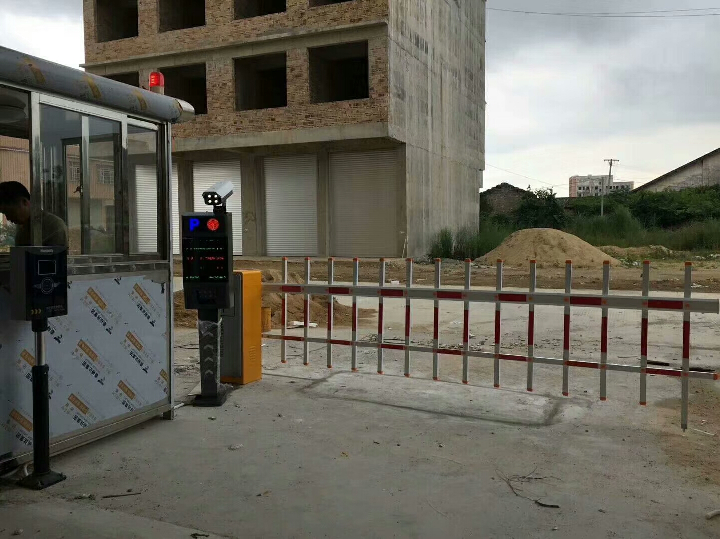 海口车牌识别|停车场系统|自动升降道闸|海南途顺交通设施有限公司