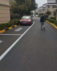 海南画导流箭头标线|海口指路标志|三亚划线施工