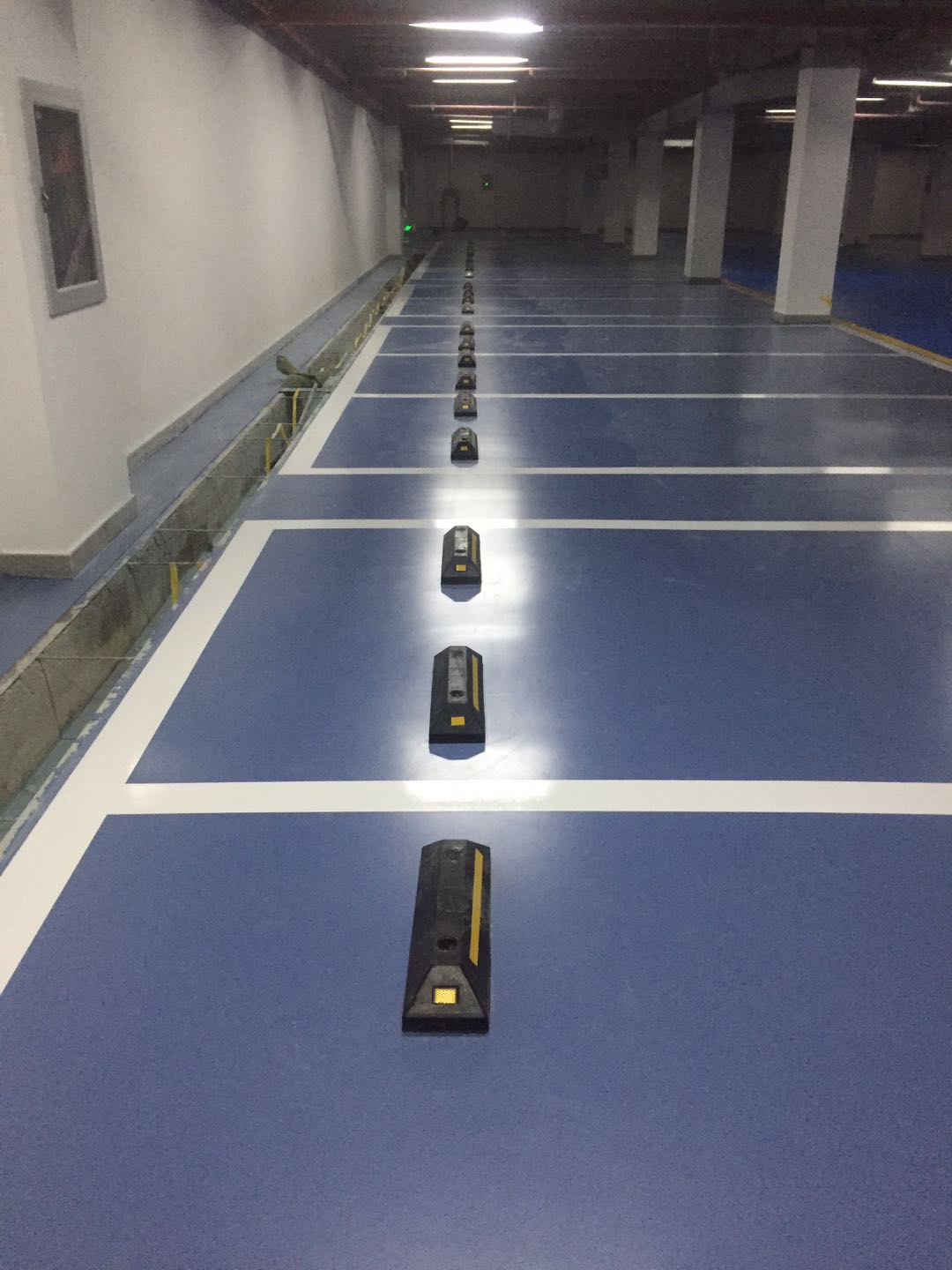 车库橡胶定位器