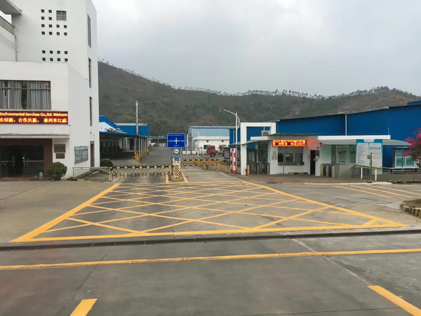 宝安工业园区通道划线_消防检查划禁停线网格线