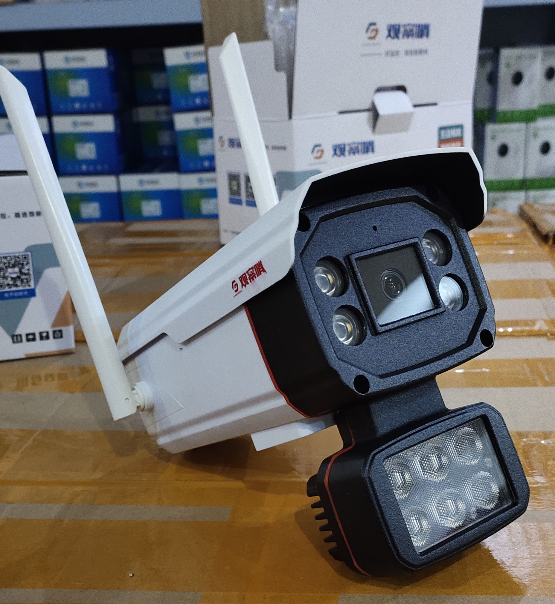 供应 观察哨300万像素4G摄像机 全网通  红外全彩或切换 超高清