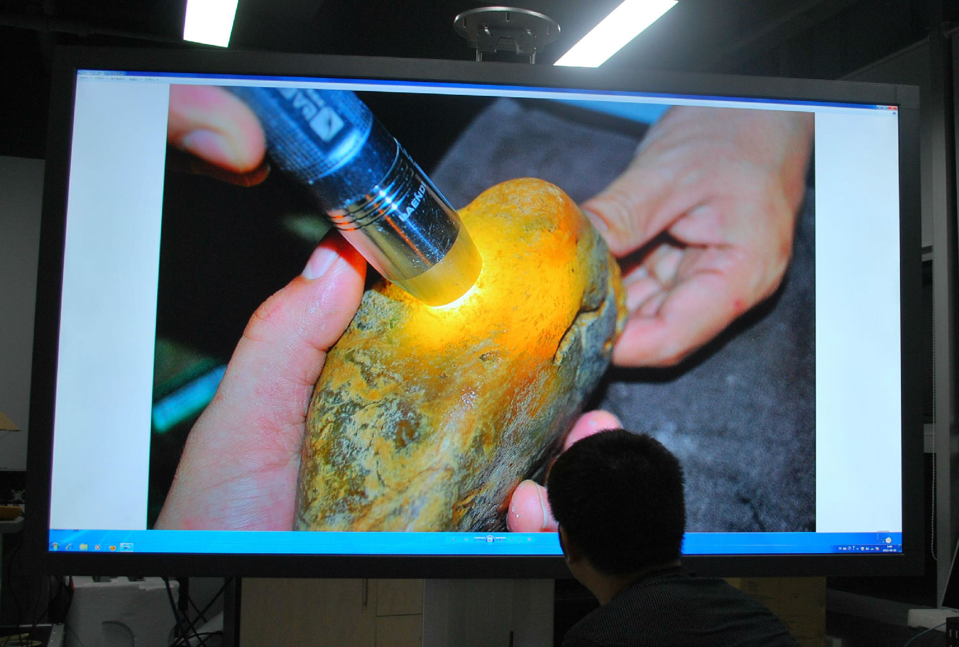 安防专用液晶监视器 高清显示 多尺寸选择