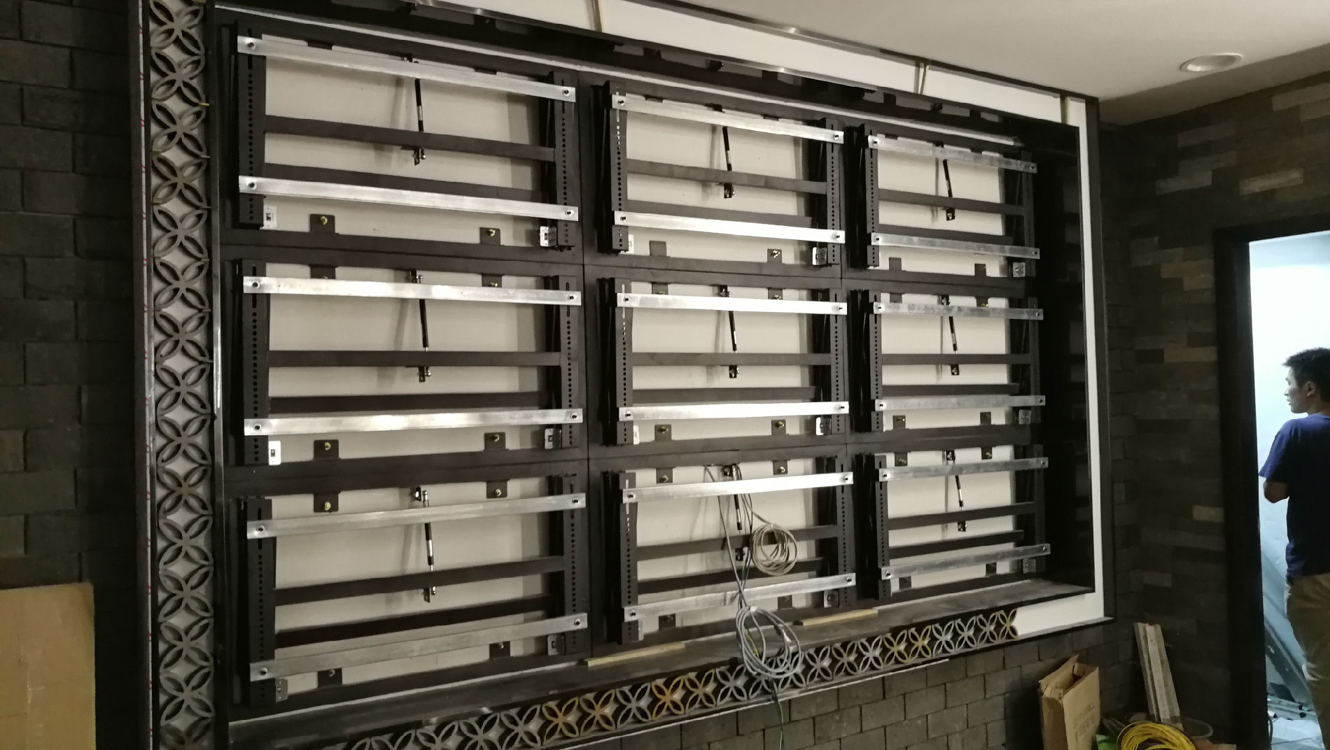 拼接电视墙机柜、落地支架、前维护液压壁挂支架