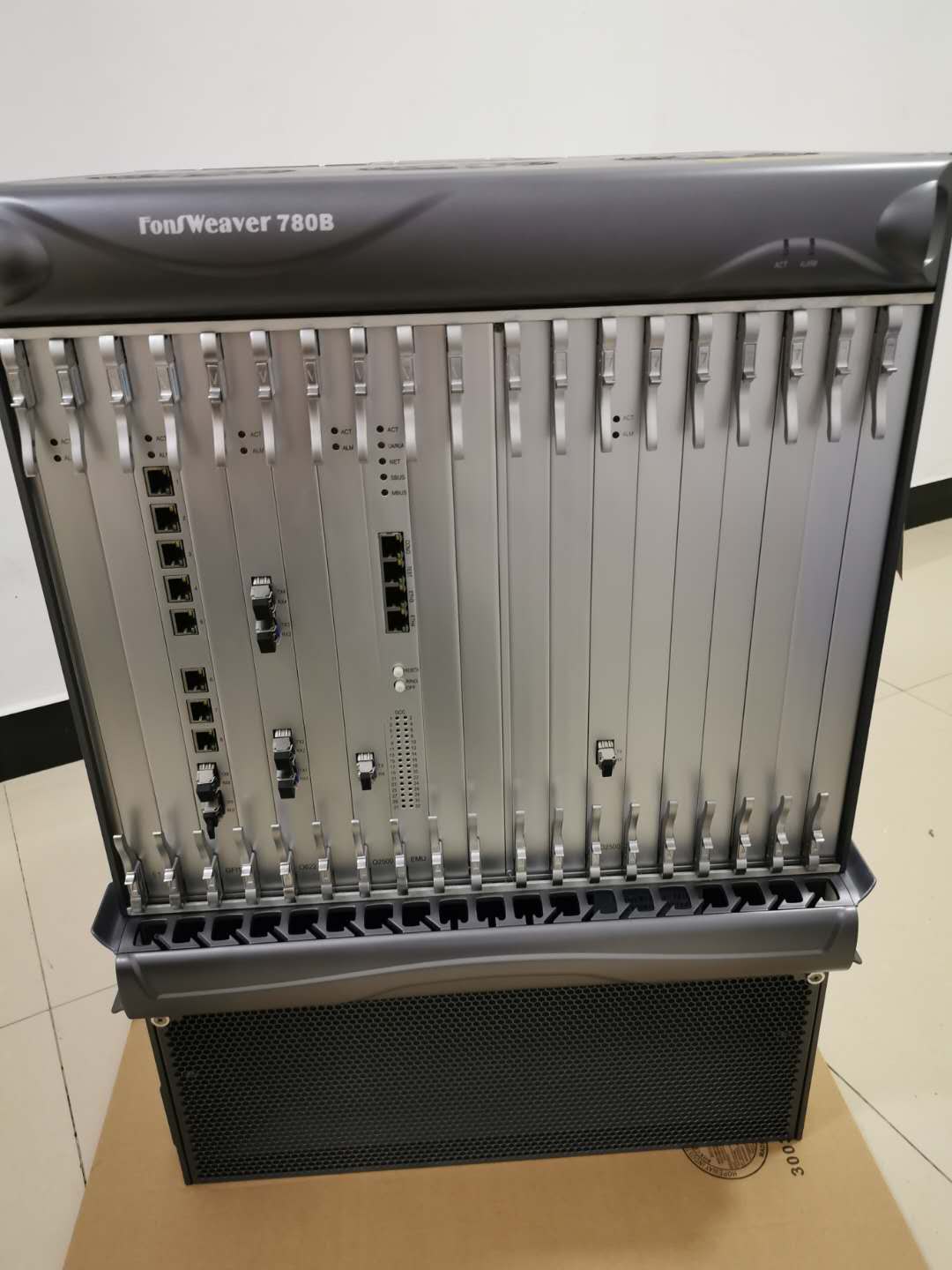 武汉烽火780B光端机做为一个综合性的传输平台，库存现货