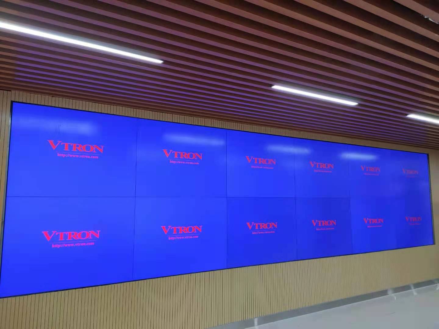 威创DLP拼接屏清洁调试LED光源灯泡更换维修机芯