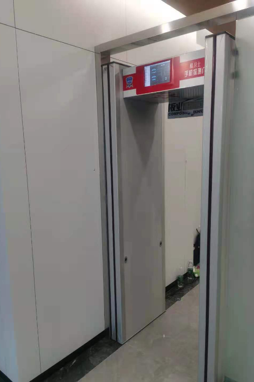 孕妇安检起争执，手机探测门会对胎儿产生影响么