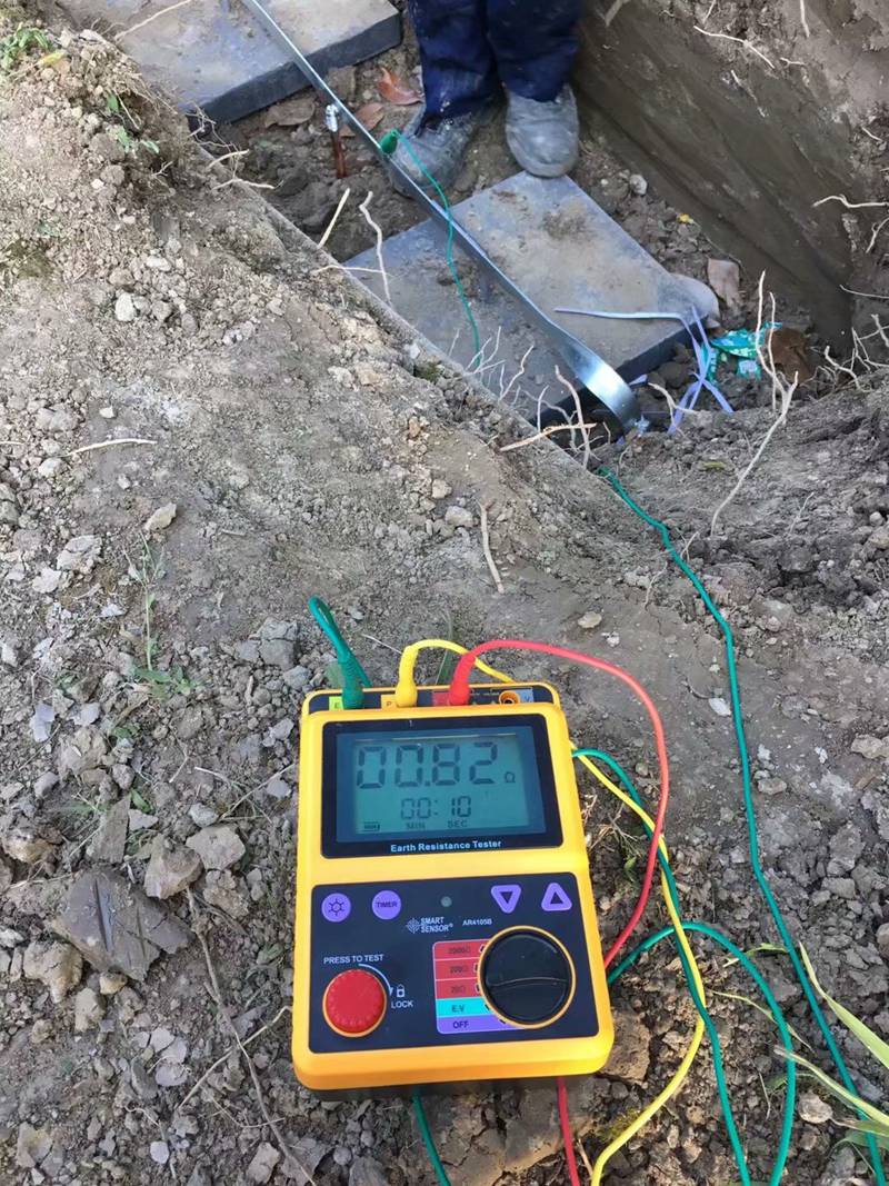 电发火弹药库接地防护装置