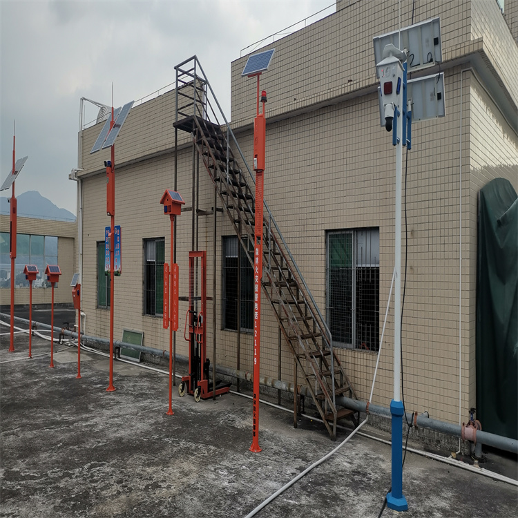 太阳能语音宣教杆，智能防火语音提示杆 电子语音杆，深圳太阳能监控杆