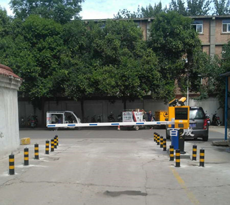 商业街区停车场空降闸