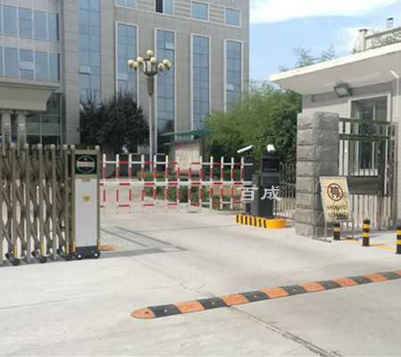 工厂大门栅栏识别道闸02